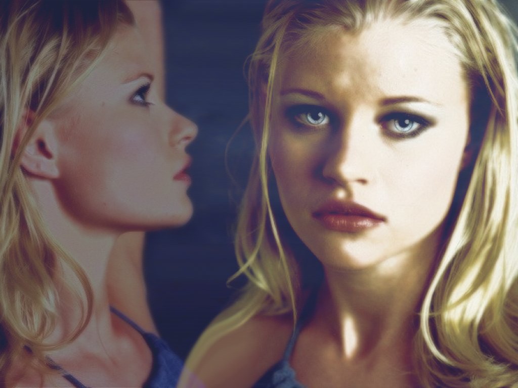 EmilieDeRavin09